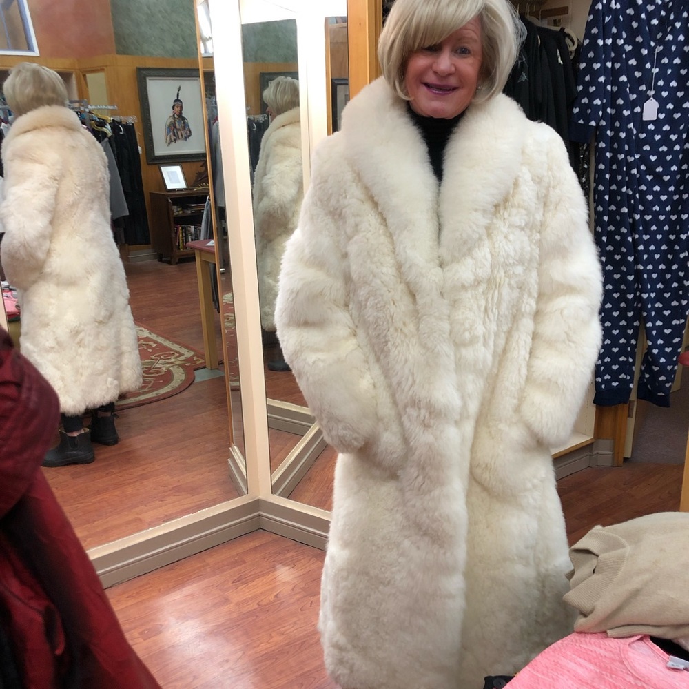 Alpaca fur coat PRICE DROP it’s cold outside! - Picture 7 of 7